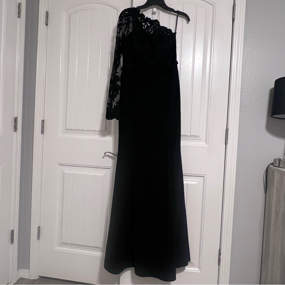 Fashion Nova Black Asymmetrical One-Shoulder Gown - Picture 3 of 6